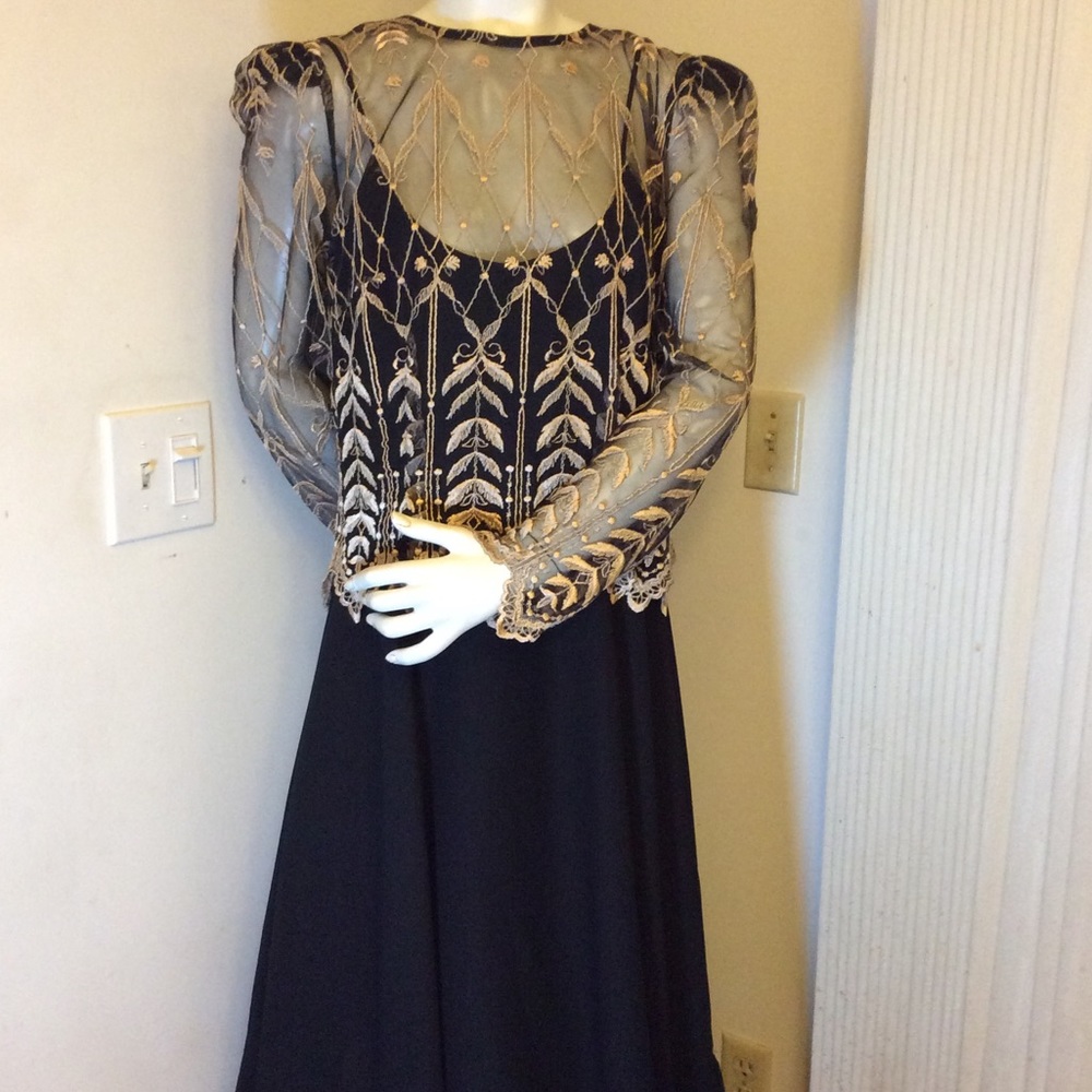 NWOT BLACK AND GOLD LACE LONG DRES